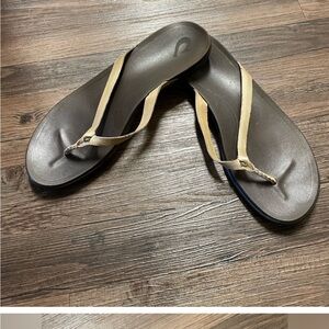 Women's Tan Flip Flops